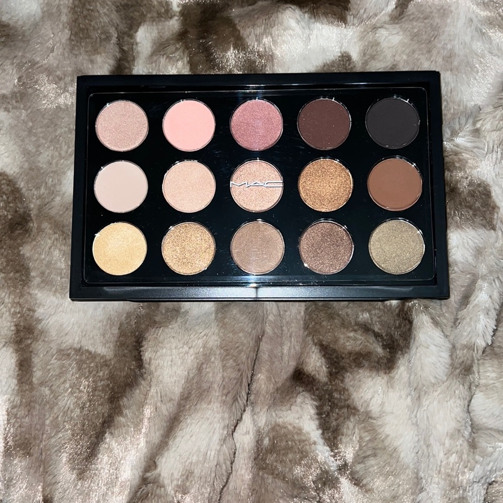 MAC Eyeshadow Palette